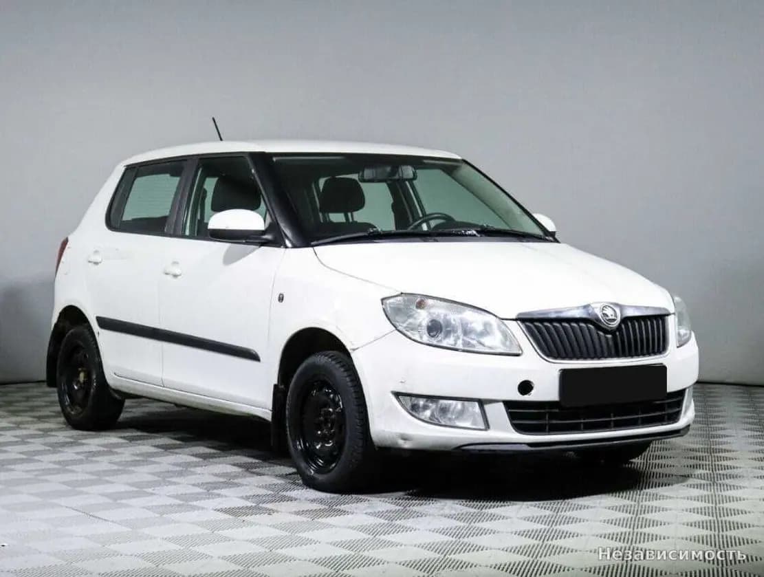 Skoda Fabia 2014 с пробегом — фото 3