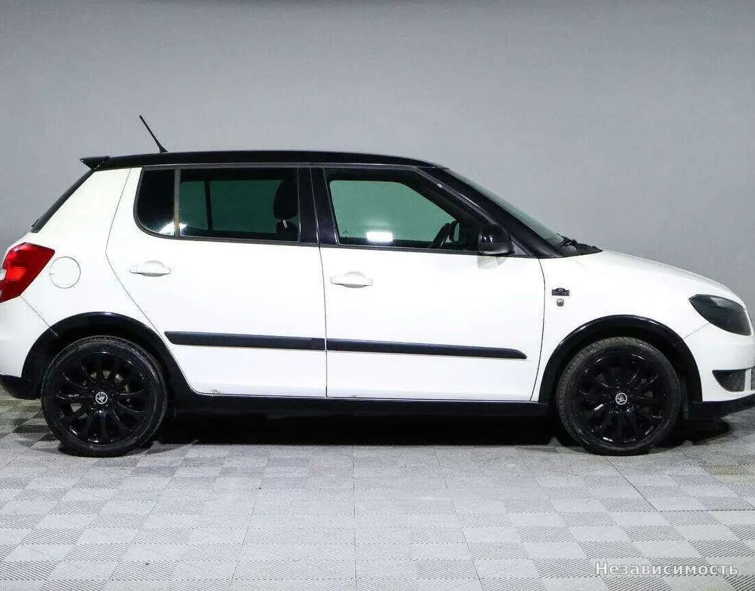 Skoda Fabia 2012 с пробегом — фото 4