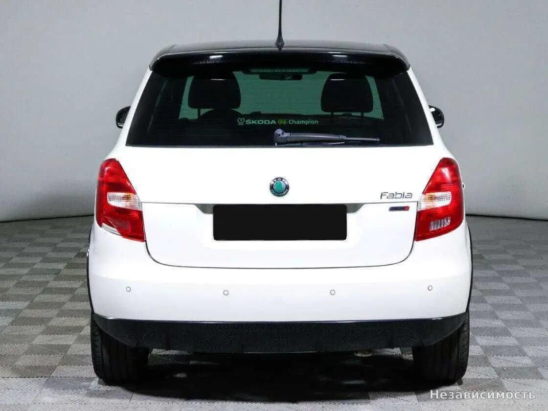 Skoda Fabia 2012 с пробегом — фото 6