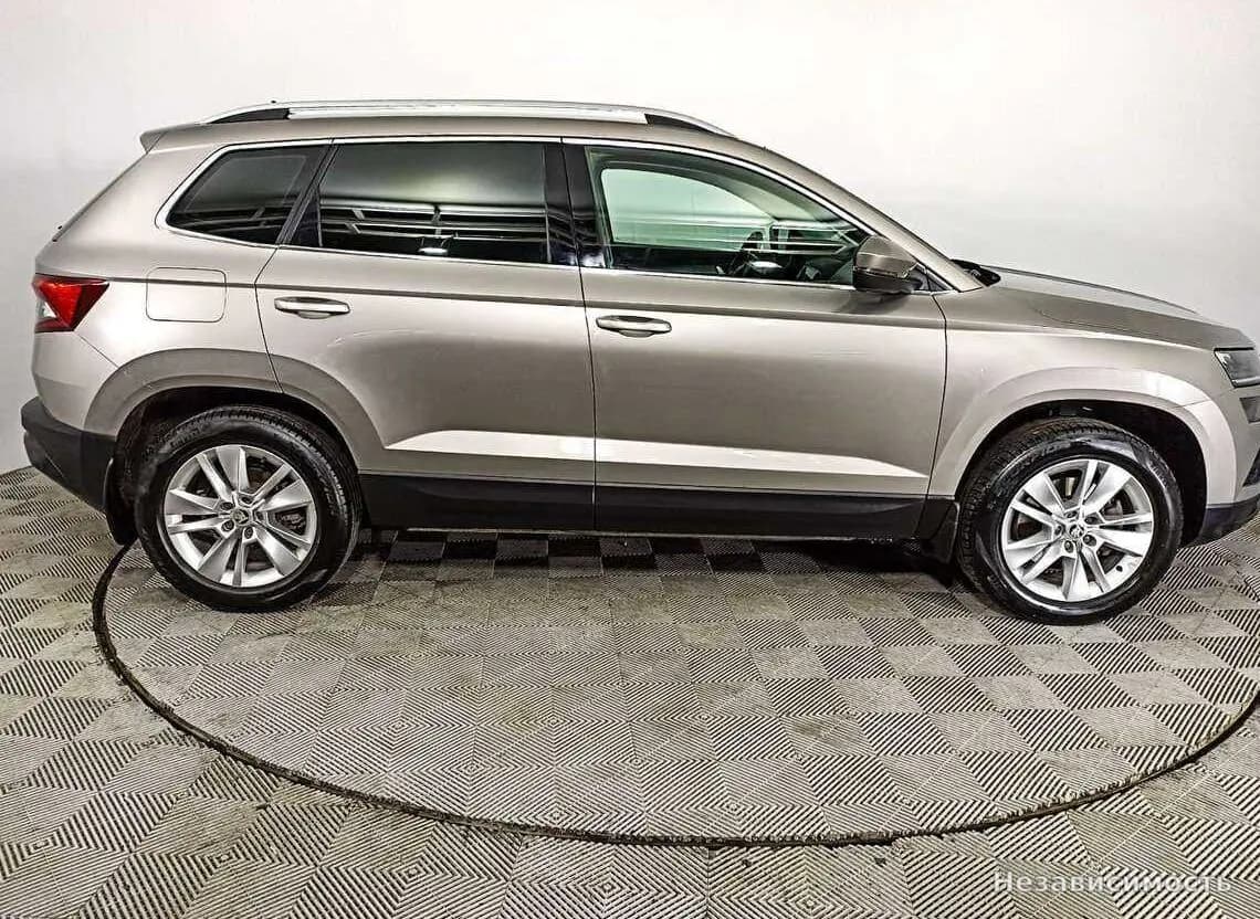 Skoda Karoq 2021 с пробегом — фото 4