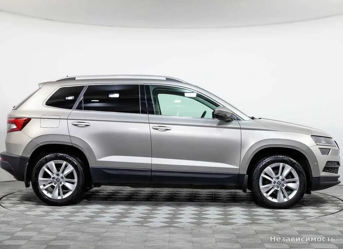 Skoda Karoq 2021 с пробегом — фото 3