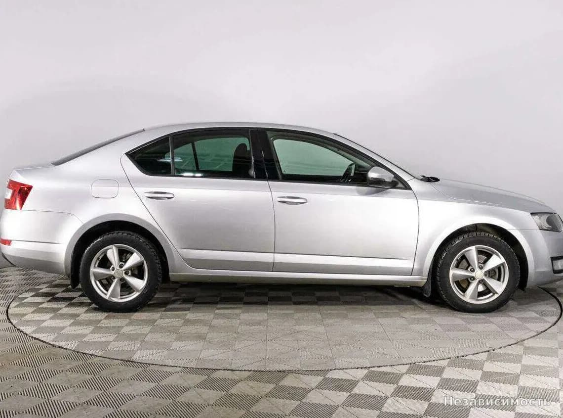 Skoda Octavia IV (A8) 2015 с пробегом — фото 3