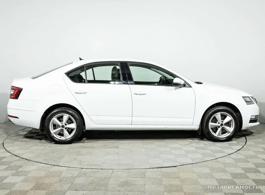 Skoda Octavia IV (A8) 2017 с пробегом — фото 4
