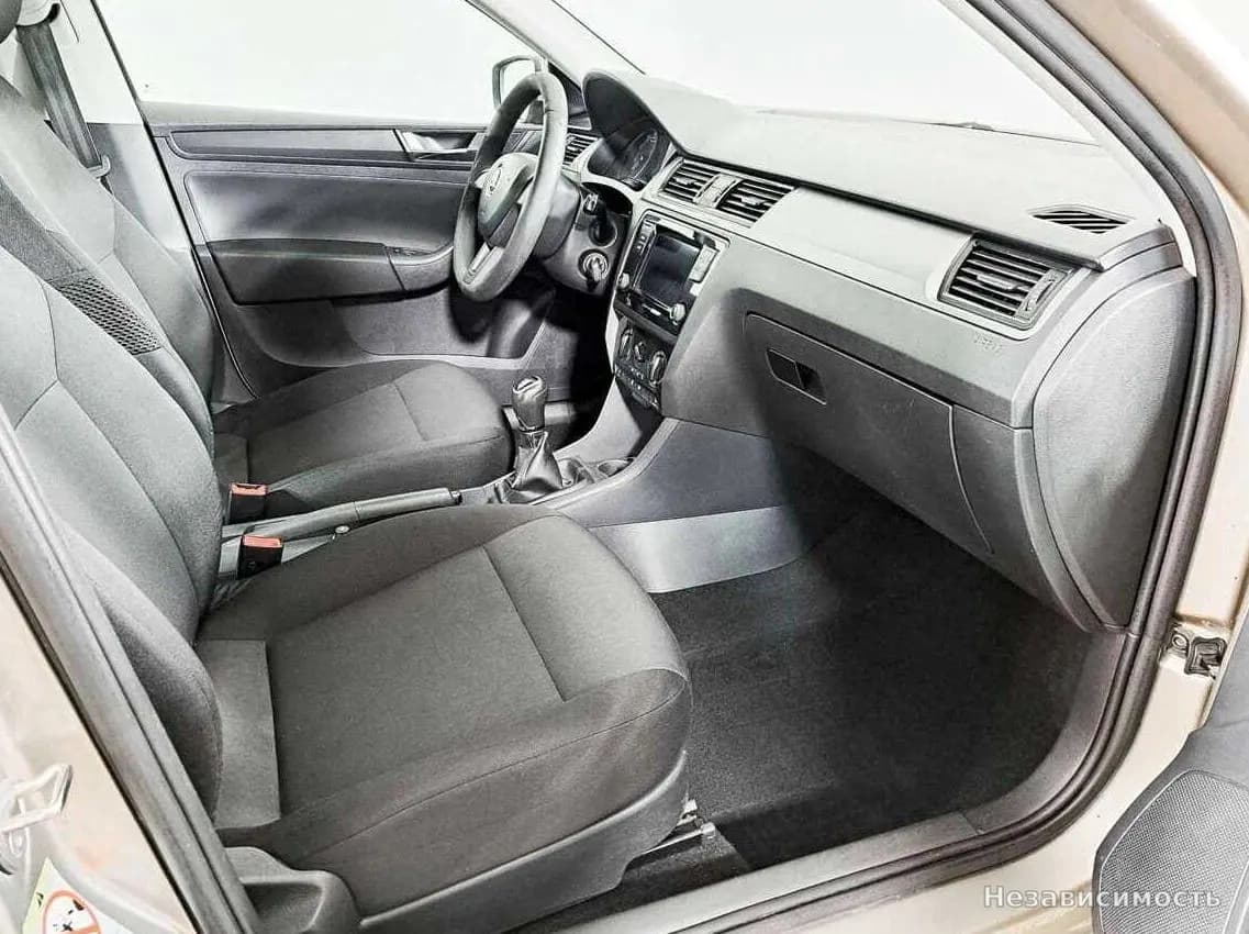 Skoda Rapid 2018 с пробегом — фото 6