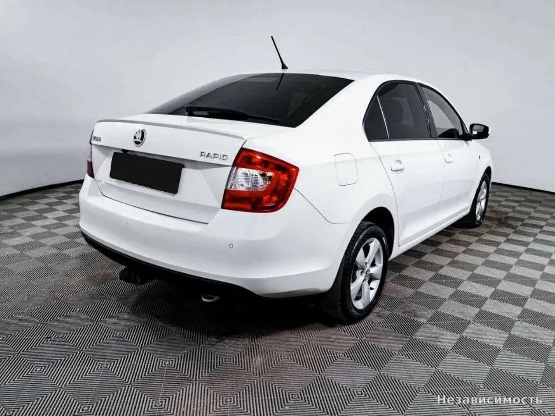 Skoda Rapid 2014 с пробегом — фото 4