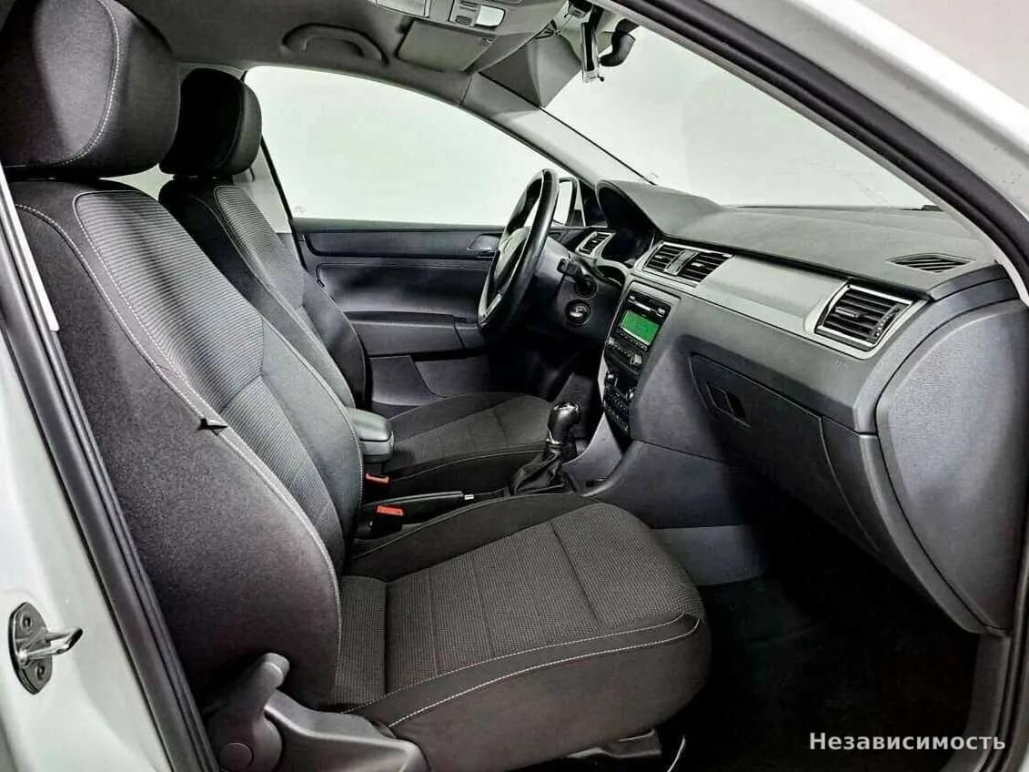 Skoda Rapid 2014 с пробегом — фото 6