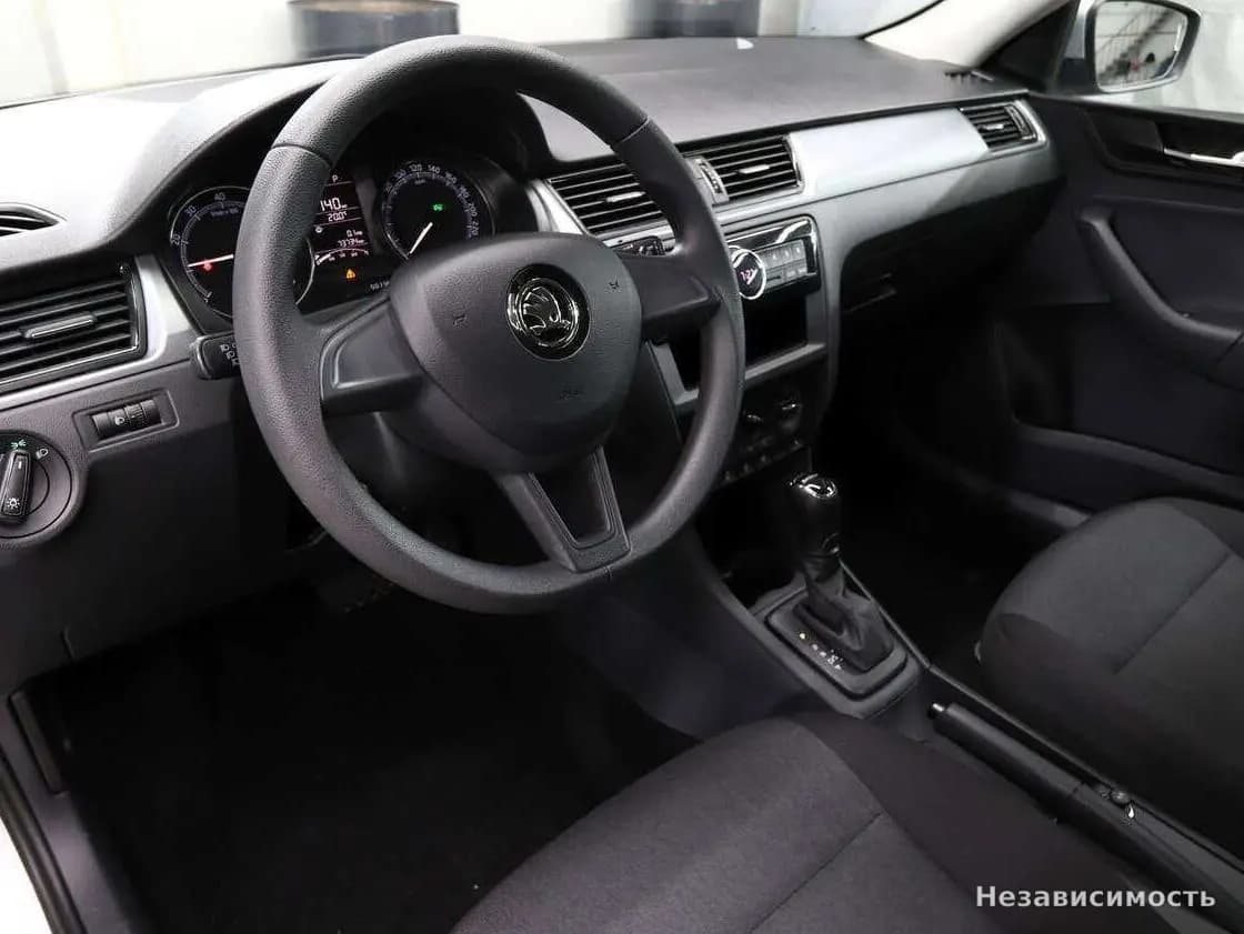 Skoda Rapid 2018 с пробегом — фото 5