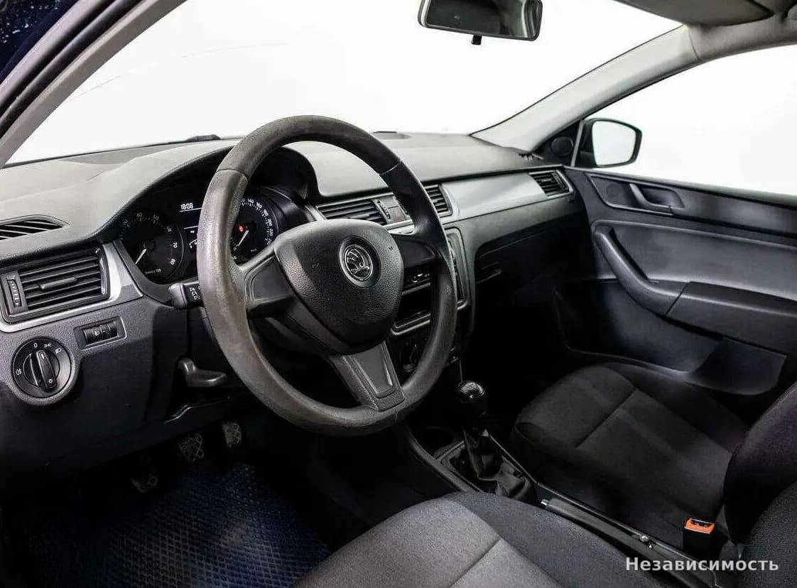 Skoda Rapid 2015 с пробегом — фото 10