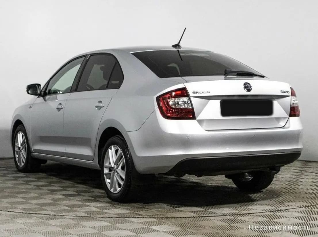 Skoda Rapid 2018 с пробегом — фото 7