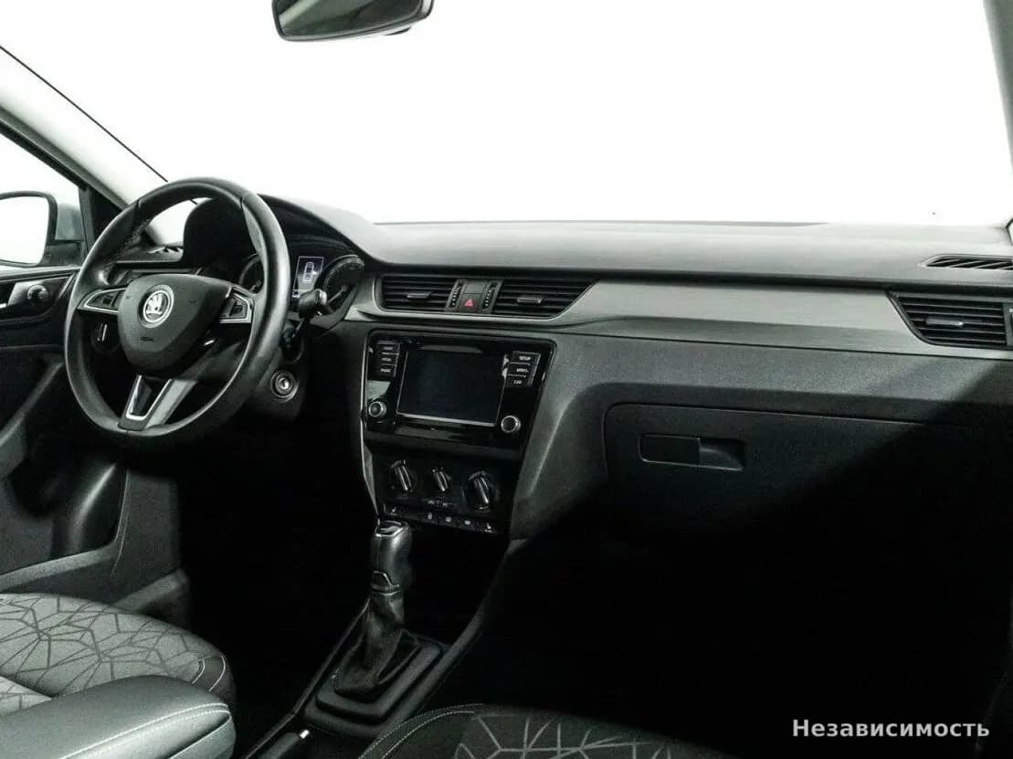 Skoda Rapid 2018 с пробегом — фото 9