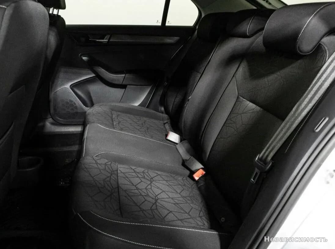 Skoda Rapid 2018 с пробегом — фото 10