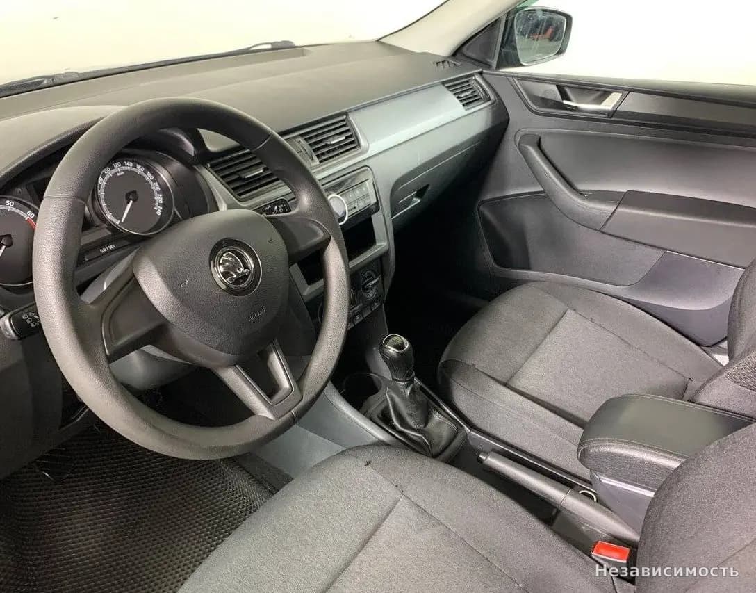 Skoda Rapid 2018 с пробегом — фото 10