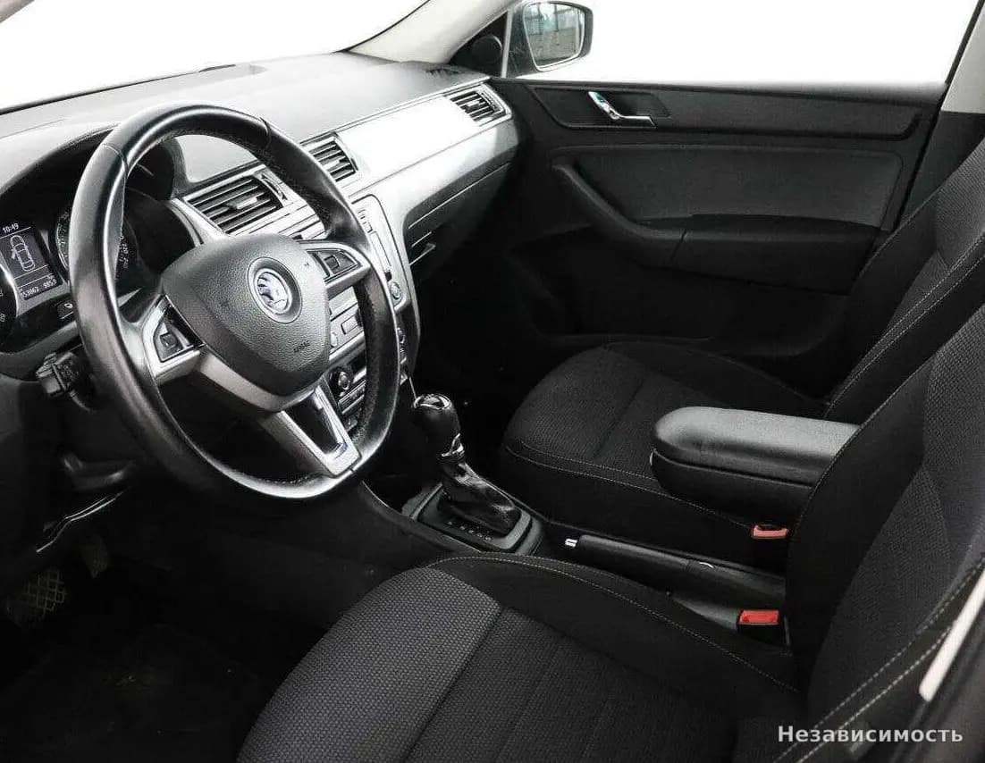 Skoda Rapid 2014 с пробегом — фото 8