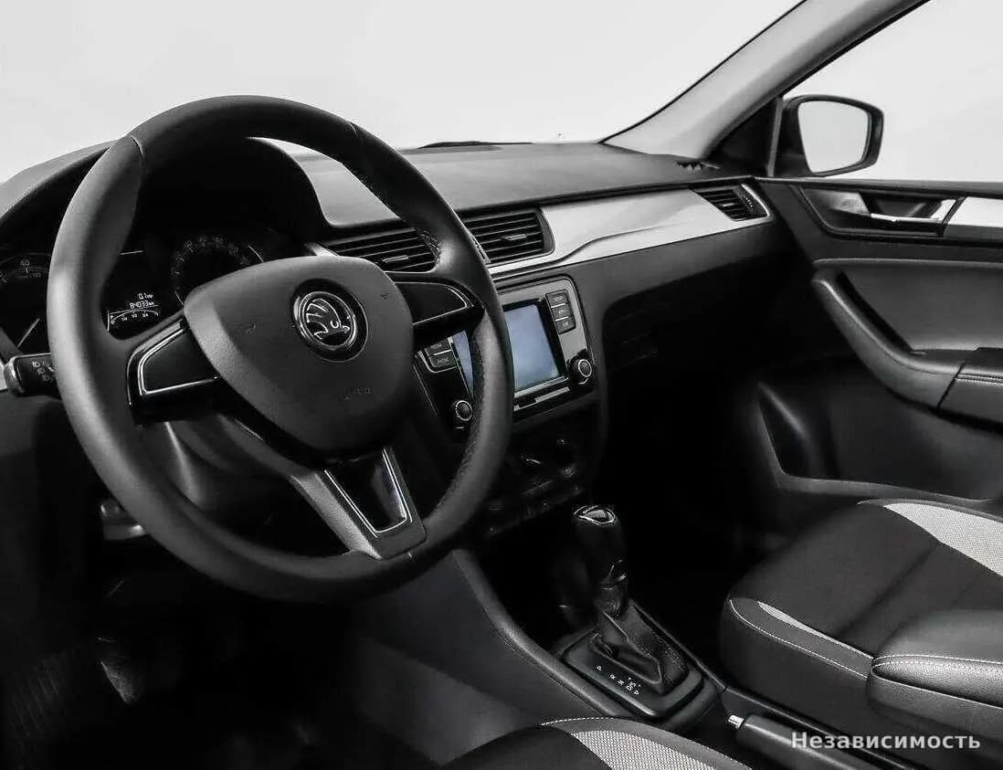 Skoda Rapid 2018 с пробегом — фото 9