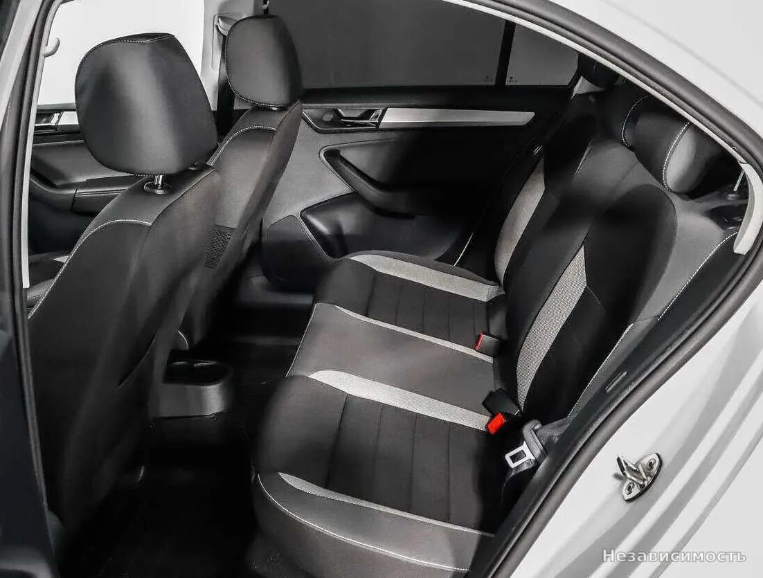 Skoda Rapid 2018 с пробегом — фото 10