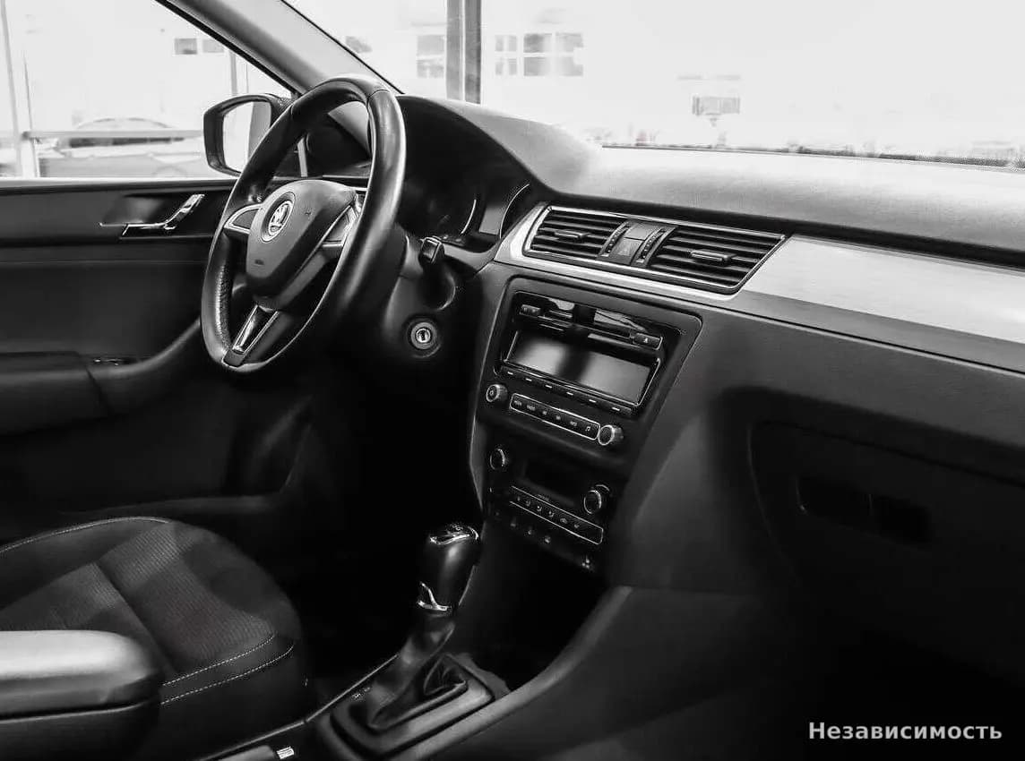Skoda Rapid 2014 с пробегом — фото 10