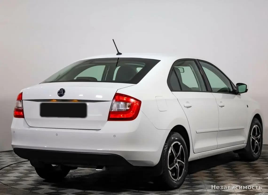 Skoda Rapid 2015 с пробегом — фото 4
