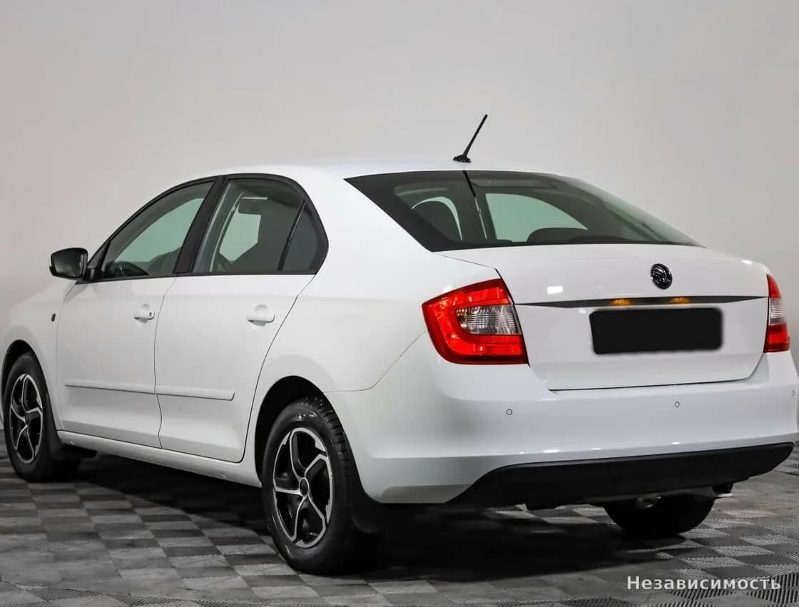 Skoda Rapid 2015 с пробегом — фото 6