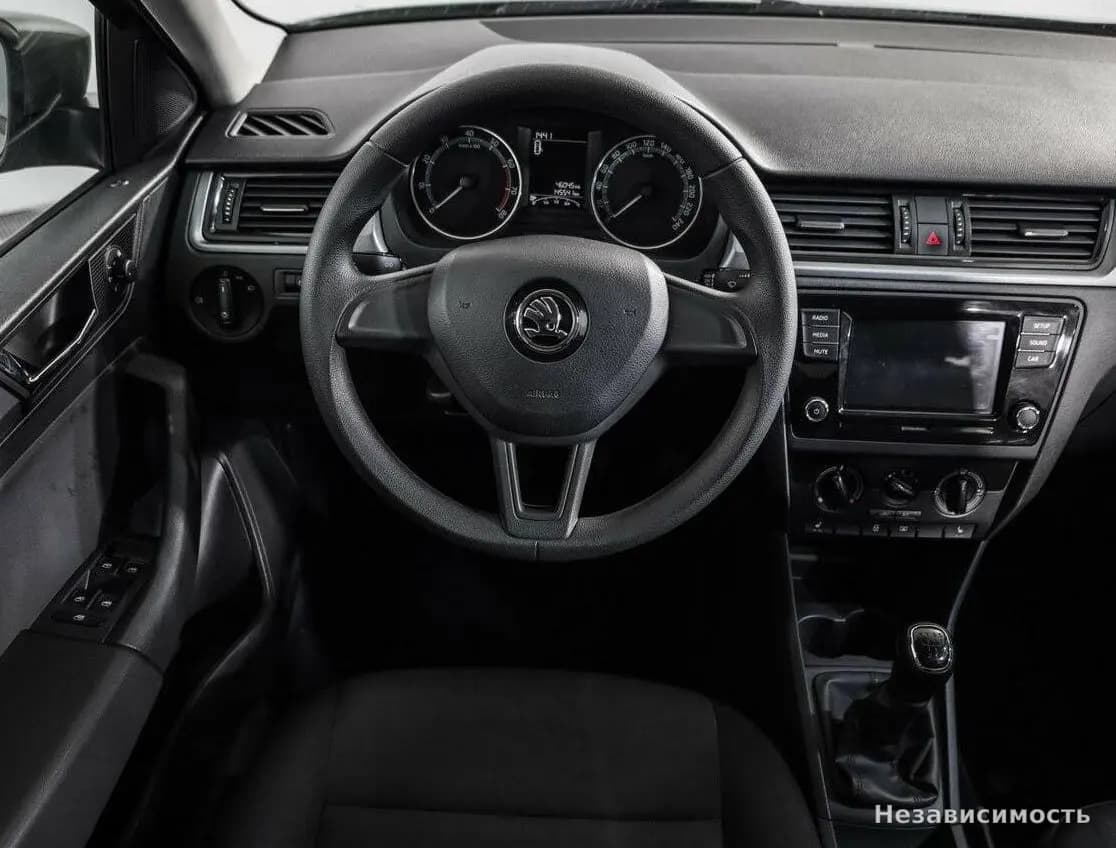 Skoda Rapid 2018 с пробегом — фото 9