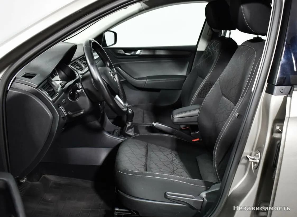 Skoda Rapid 2019 с пробегом — фото 10