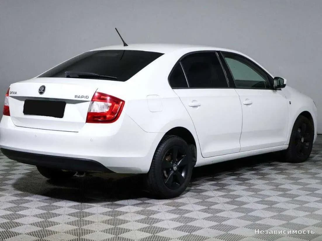 Skoda Rapid 2014 с пробегом — фото 5