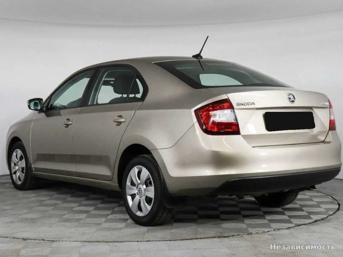 Skoda Rapid 2018 с пробегом — фото 7