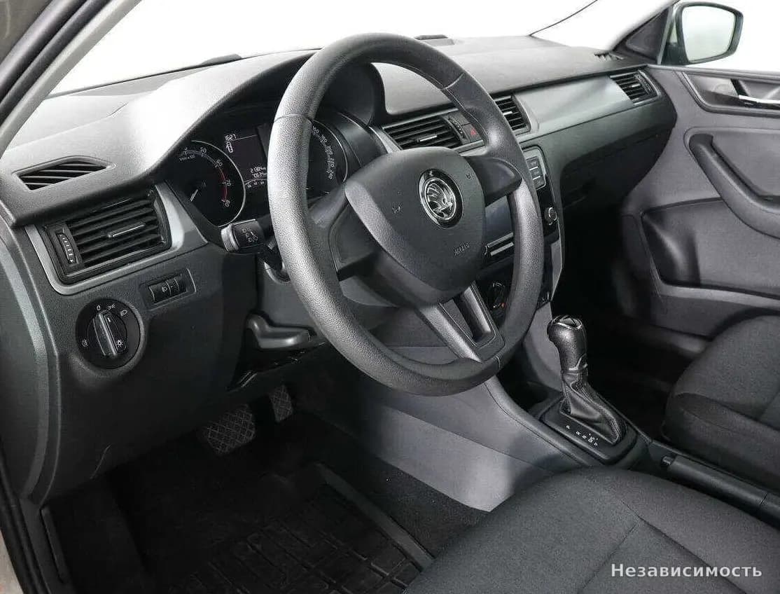Skoda Rapid 2018 с пробегом — фото 9