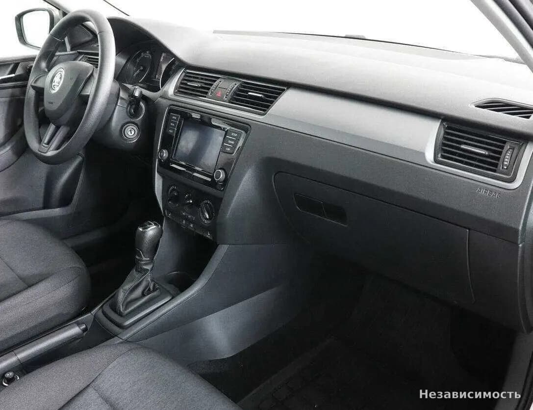 Skoda Rapid 2018 с пробегом — фото 10