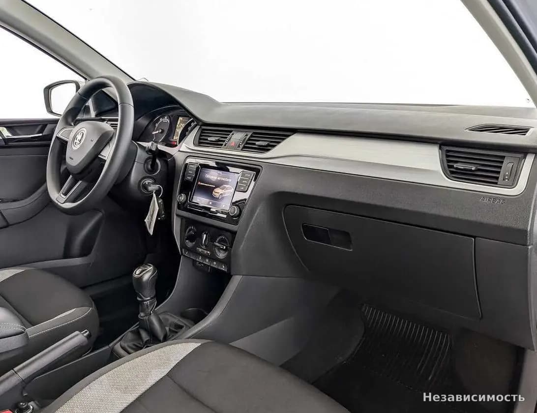 Skoda Rapid 2018 с пробегом — фото 9