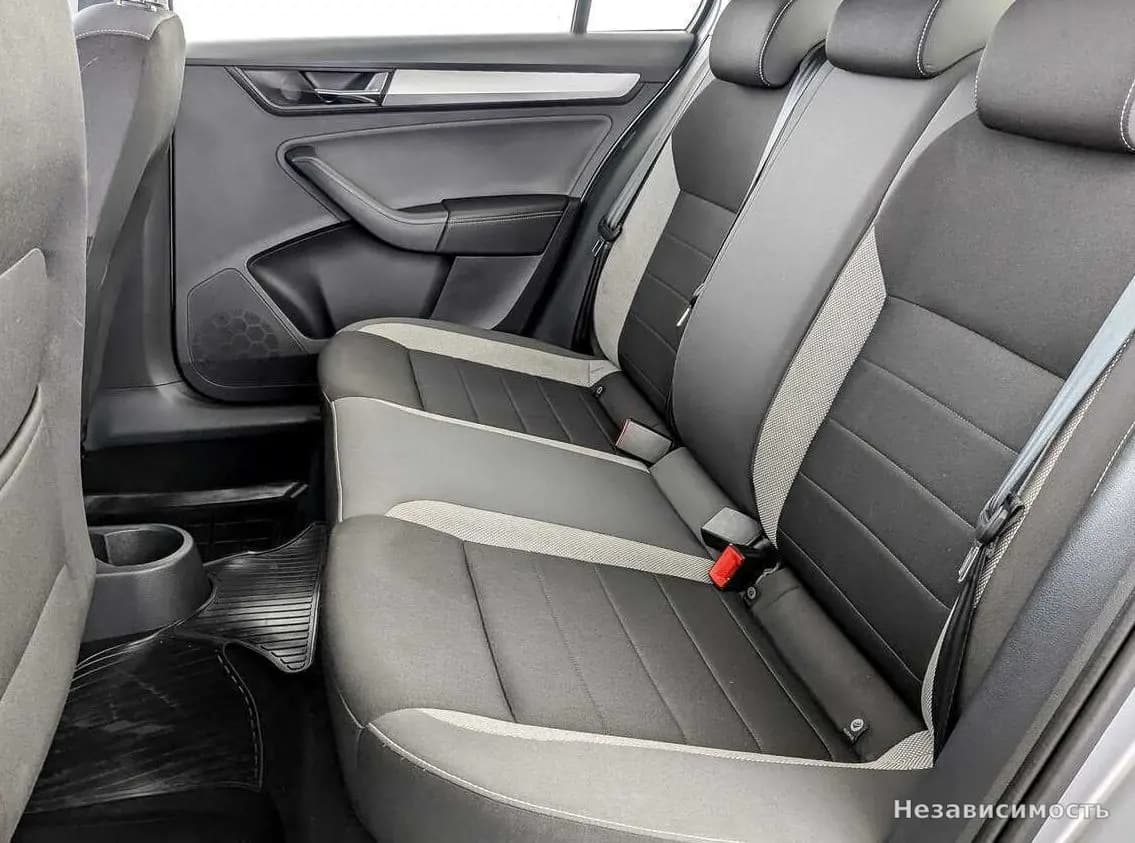 Skoda Rapid 2018 с пробегом — фото 10