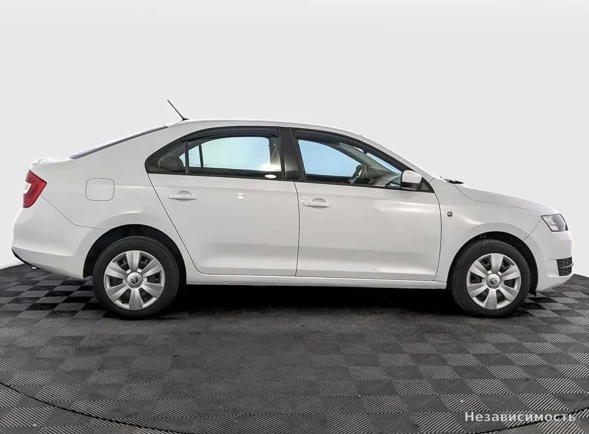 Skoda Rapid 2015 с пробегом — фото 4