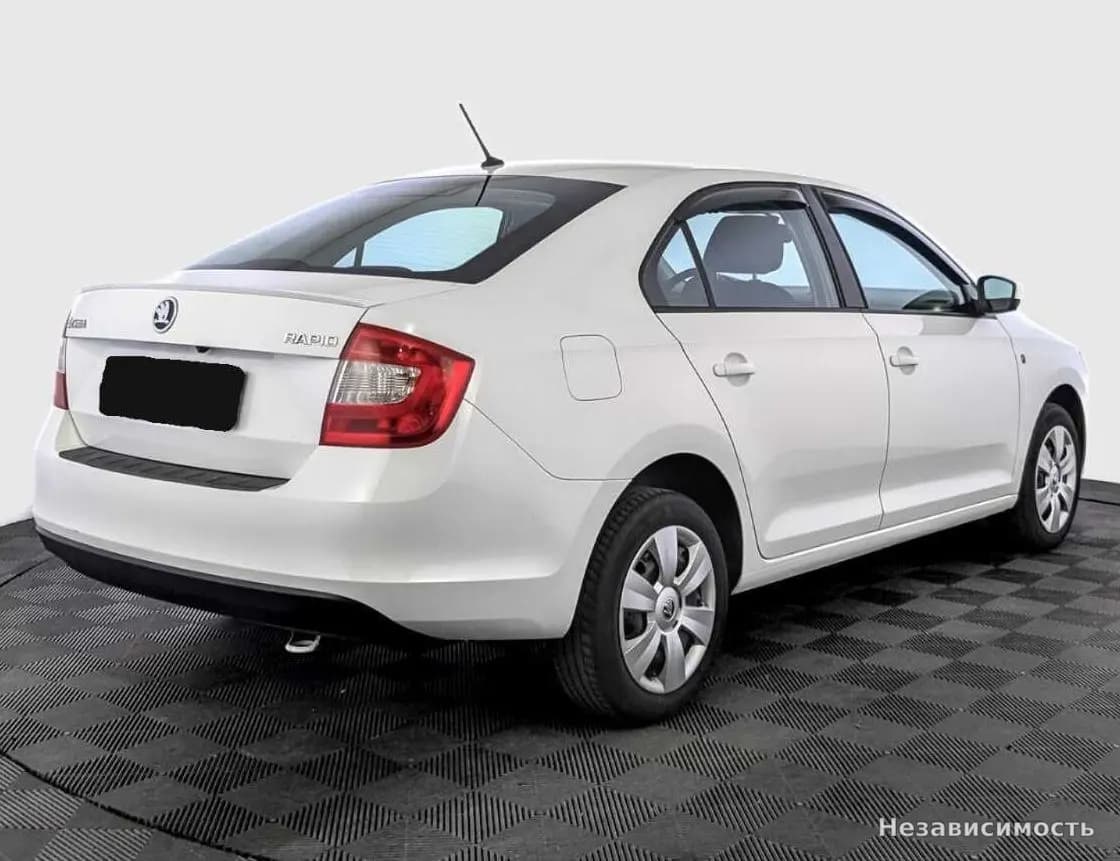 Skoda Rapid 2015 с пробегом — фото 5