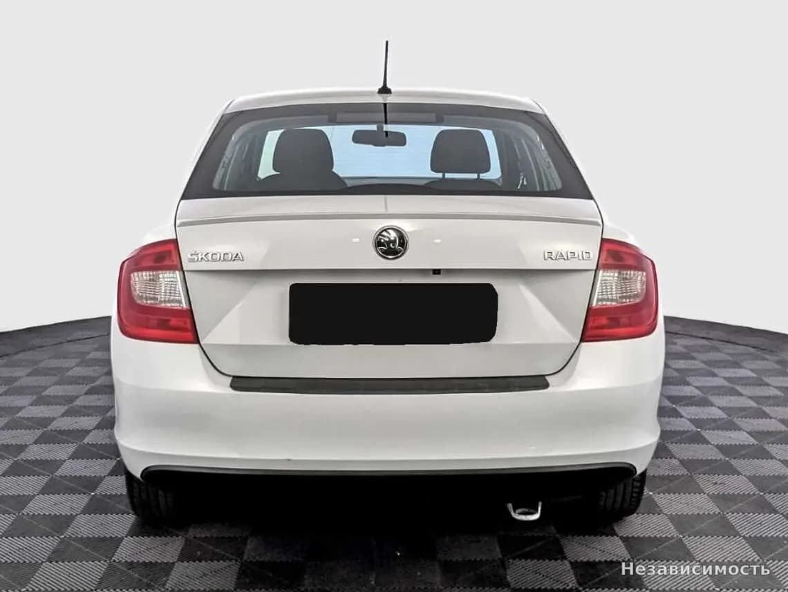 Skoda Rapid 2015 с пробегом — фото 6