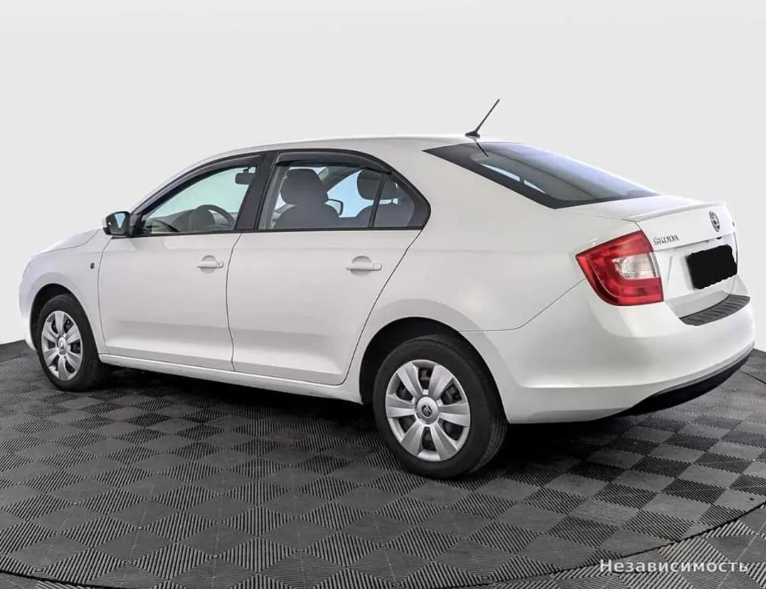Skoda Rapid 2015 с пробегом — фото 7
