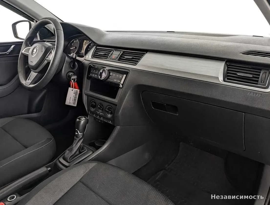Skoda Rapid 2015 с пробегом — фото 9