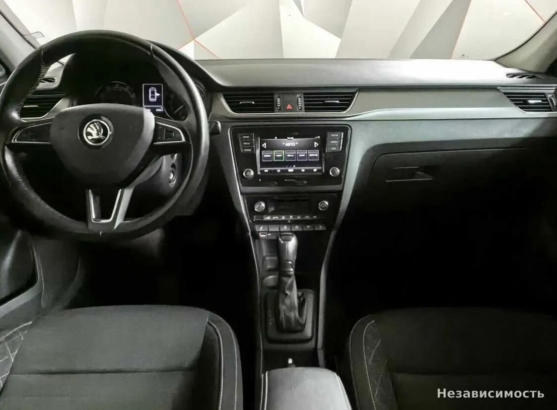 Skoda Rapid 2018 с пробегом — фото 10