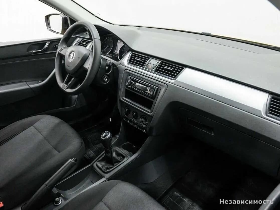 Skoda Rapid 2017 с пробегом — фото 10