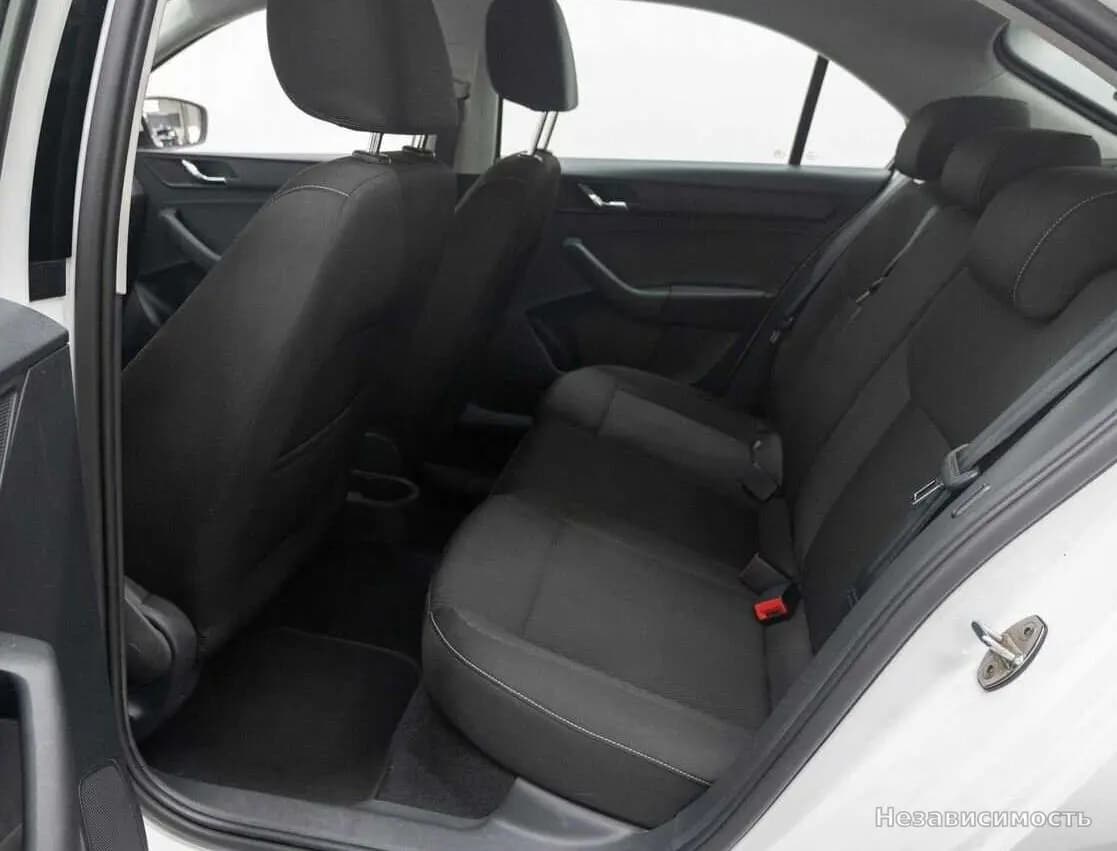 Skoda Rapid 2015 с пробегом — фото 9
