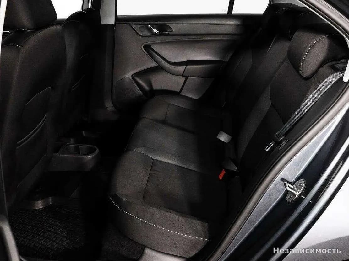 Skoda Rapid 2014 с пробегом — фото 8