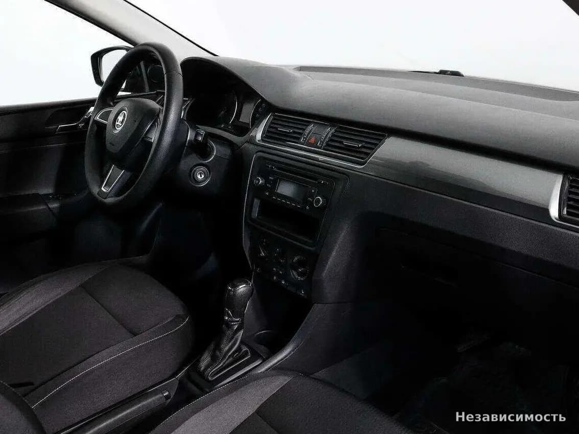 Skoda Rapid 2014 с пробегом — фото 9