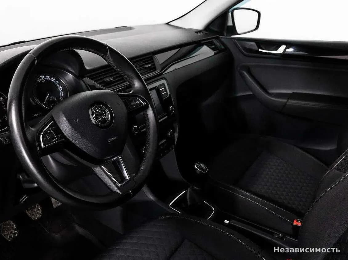 Skoda Rapid 2017 с пробегом — фото 6