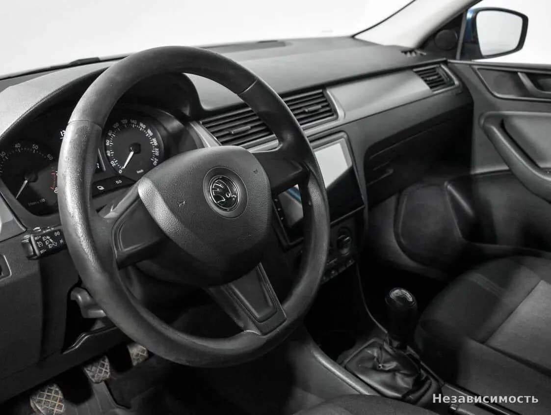 Skoda Rapid 2014 с пробегом — фото 9