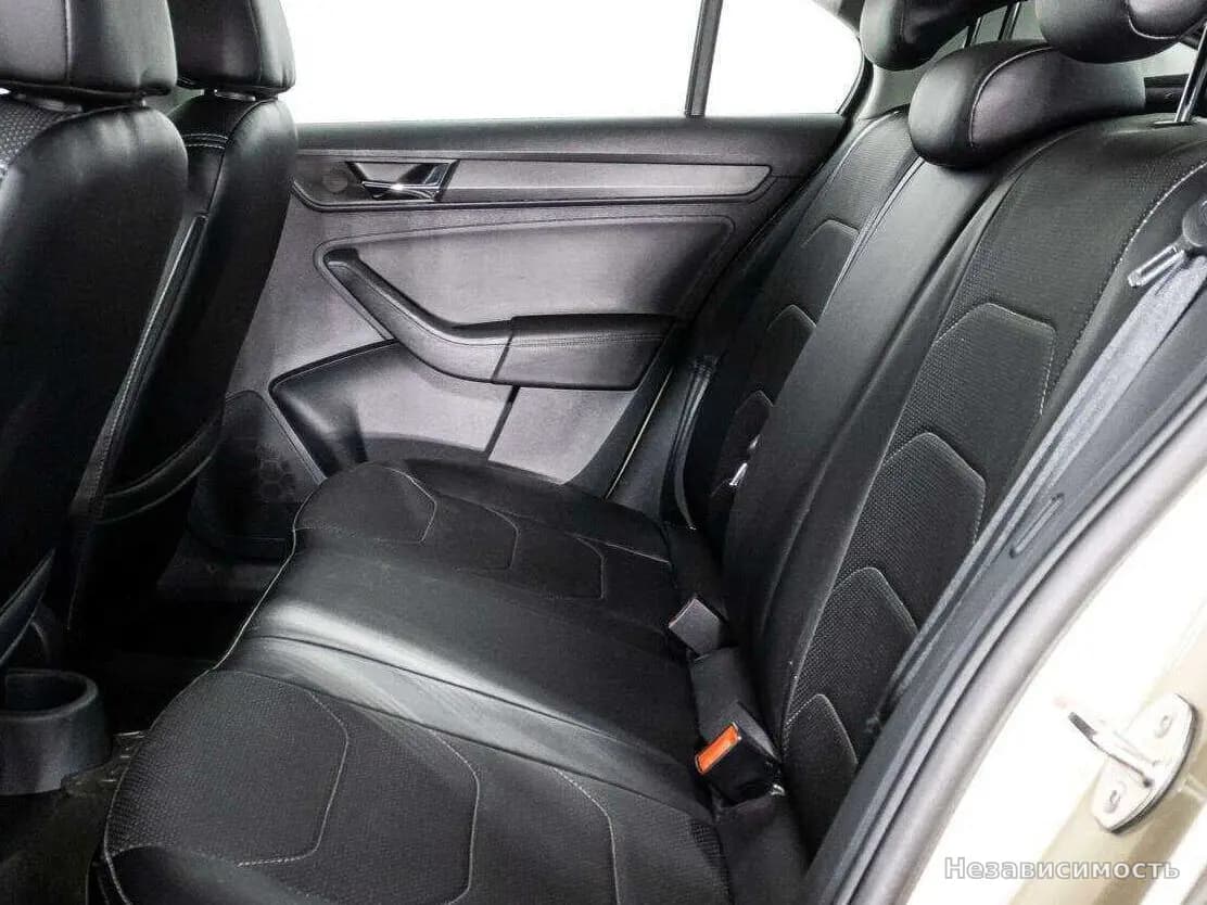 Skoda Rapid 2020 с пробегом — фото 10