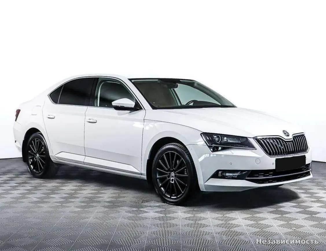 Skoda Superb 2017 с пробегом — фото 3