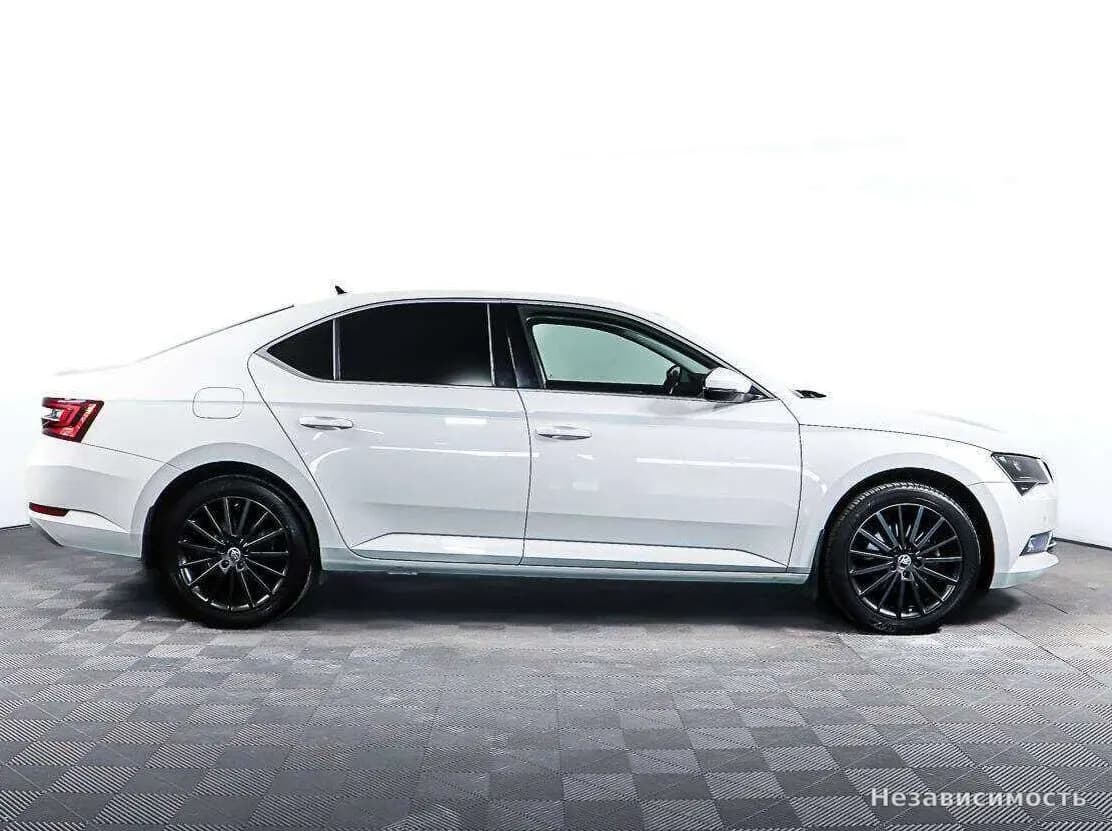 Skoda Superb 2017 с пробегом — фото 4