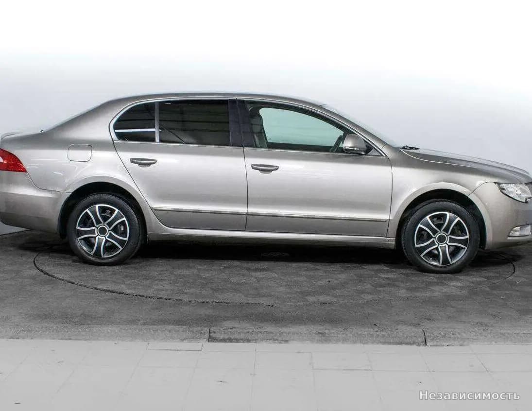 Skoda Superb 2013 с пробегом — фото 4
