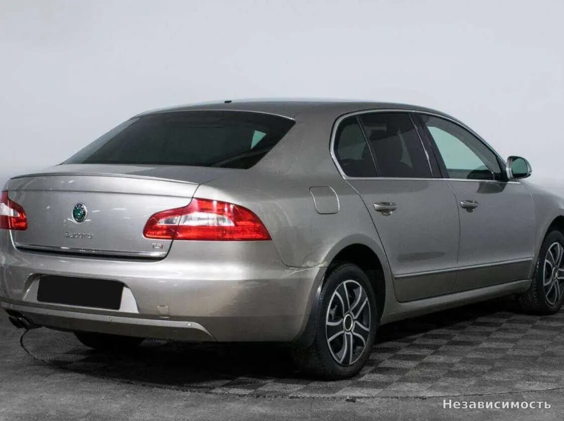 Skoda Superb 2013 с пробегом — фото 5