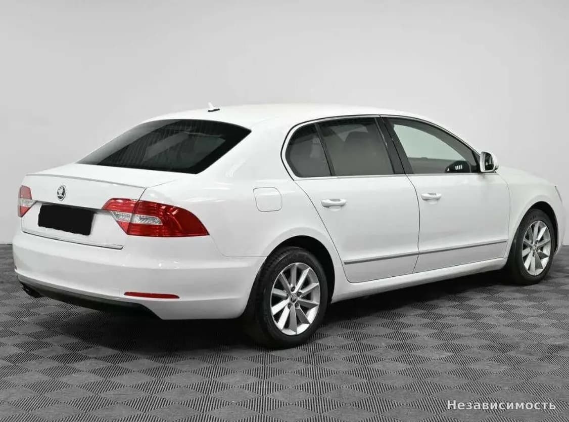 Skoda Superb 2013 с пробегом — фото 2