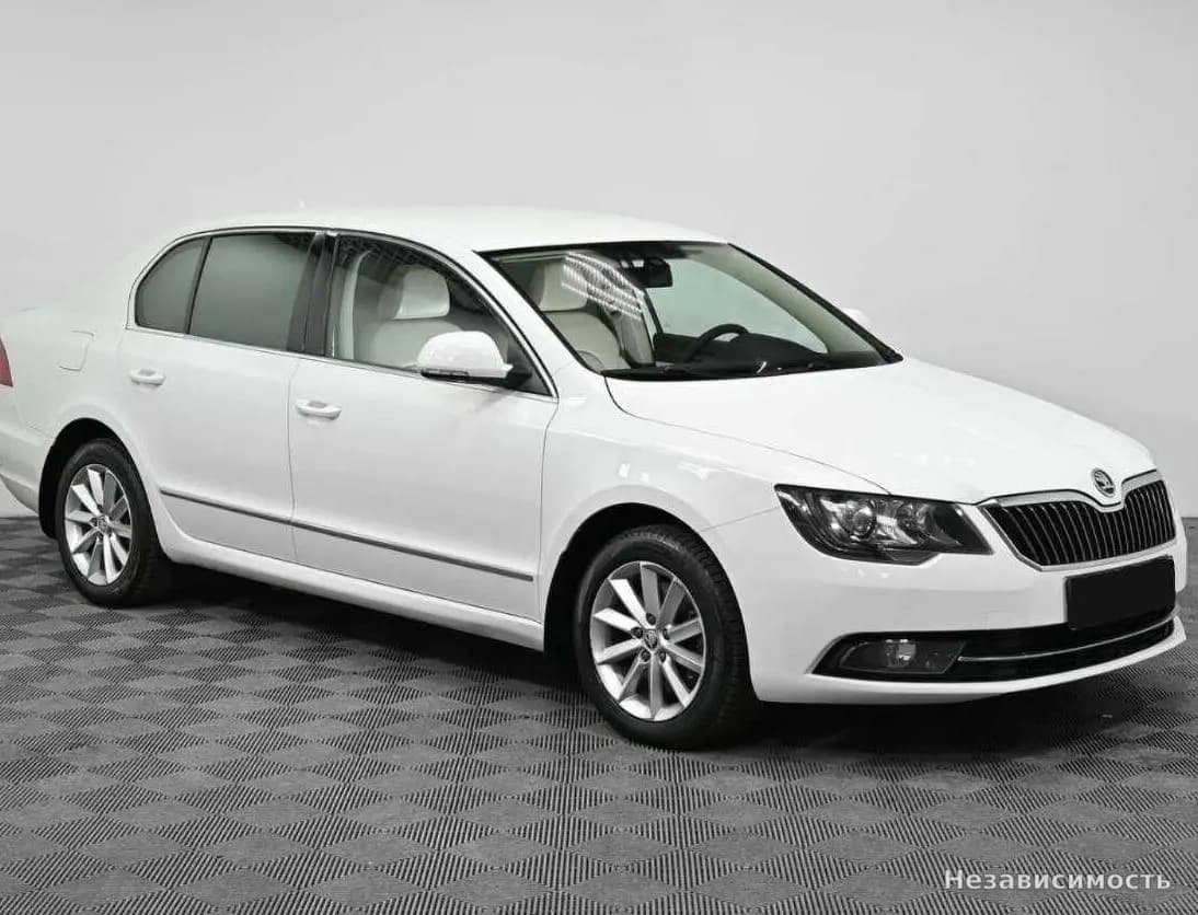 Skoda Superb 2013 с пробегом — фото 3
