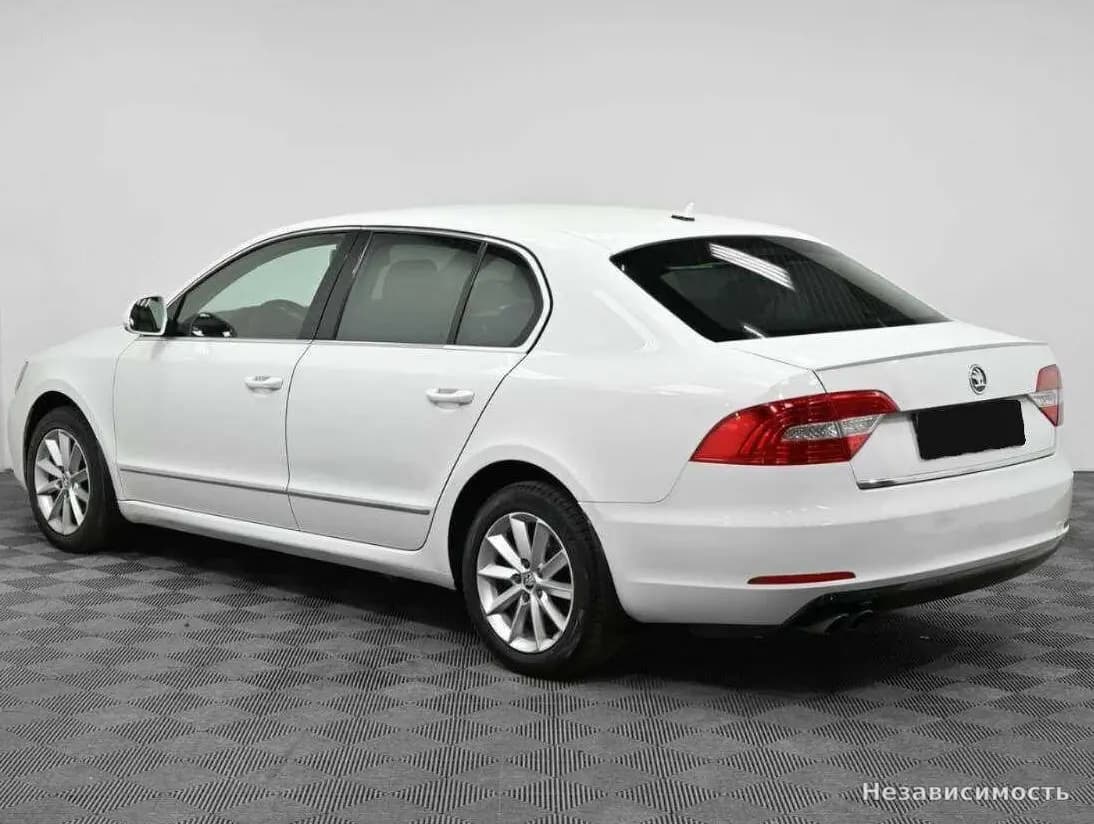 Skoda Superb 2013 с пробегом — фото 4